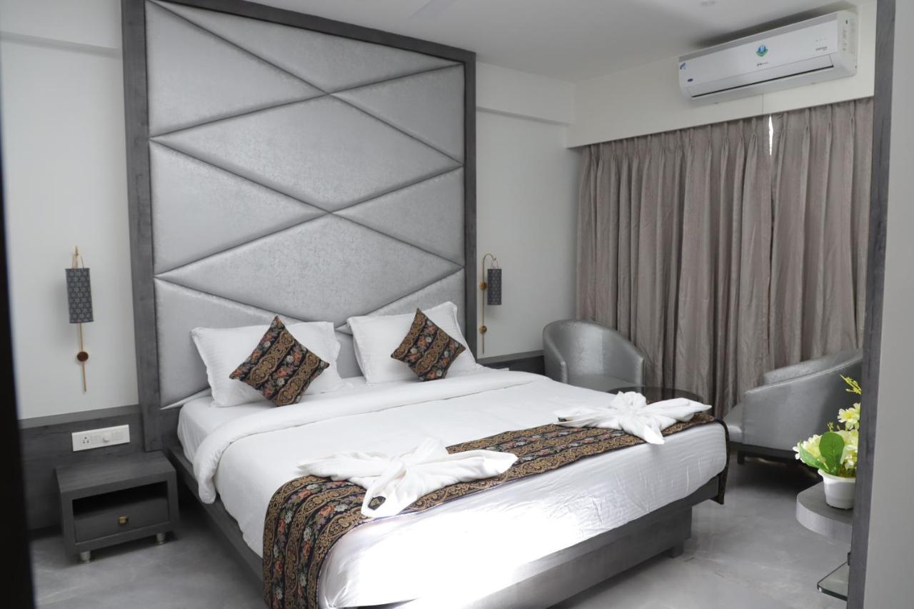Shikin Hotels Navi Mumbai Exterior foto